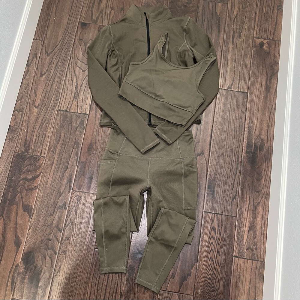 Olive green active set